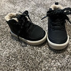 Oshkosh B’gosh size 4 boys black shoe